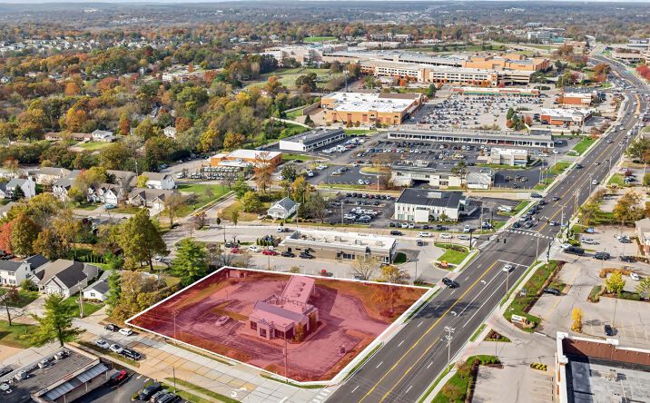Pictures of Retail property located at 12100 Manchester Rd, Des Peres, MO, USA, Des Peres, MO 63131 for sales - image #1