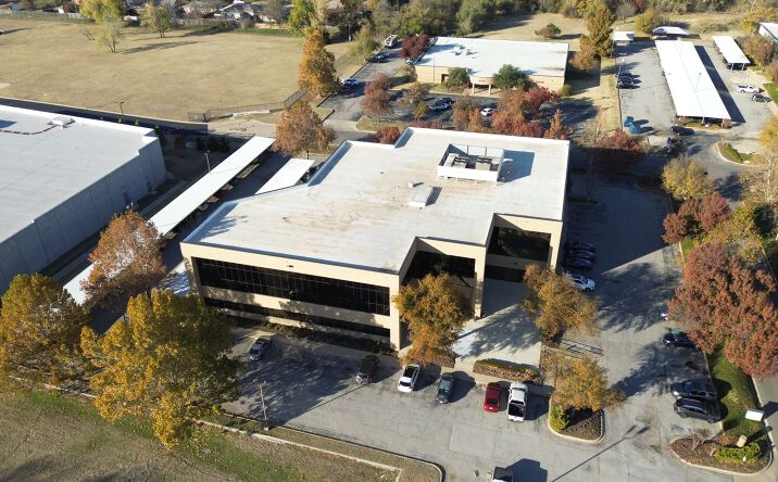 Pictures of Office property located at 4101 Perimeter Center Dr, Oklahoma City, OK 73112 for sales - image #1