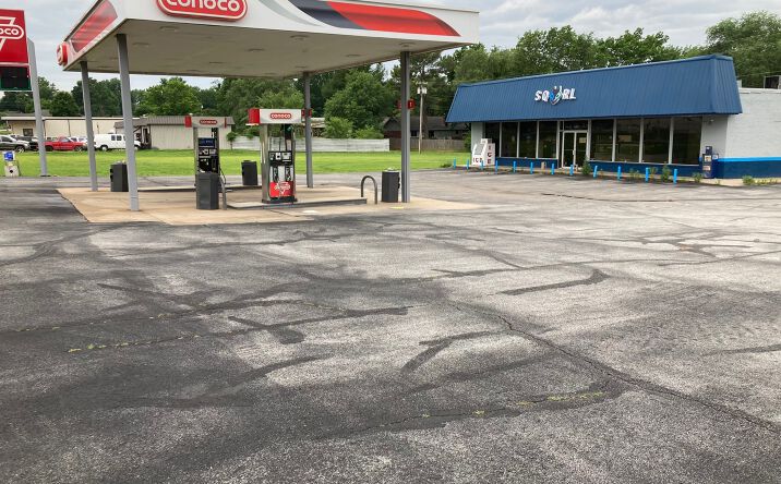 Pictures of Retail property located at 600 S Holly St, Siloam Springs, AR 72761 for sales - image #1