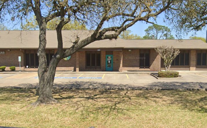 Pictures of Office property located at 3818 Decker Dr, Baytown, TX 77520 for sales - image #1
