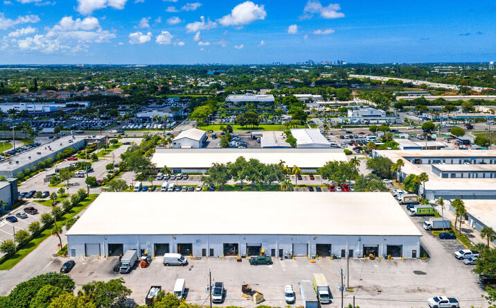 Pictures of Industrial property located at 1979 10th Avenue N, Lake Worth, FL 33461 for sales - image #1
