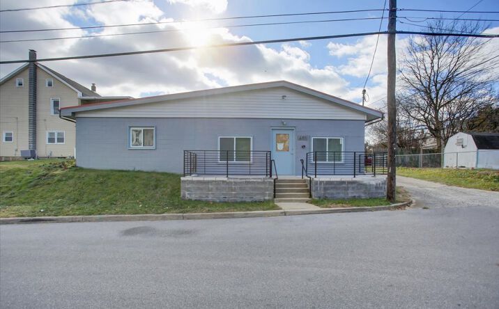 Pictures of Hospitality, Office, Retail, Special Purpose property located at 401 Center St, Hagerstown, MD 21740 for sales - image #1