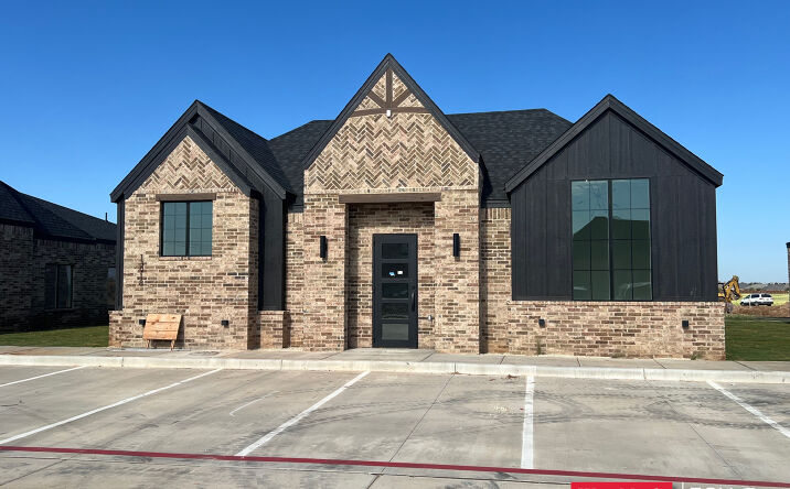 Pictures of Office property located at 13918 Indiana Ave, Lubbock, TX 79423 for sales - image #1