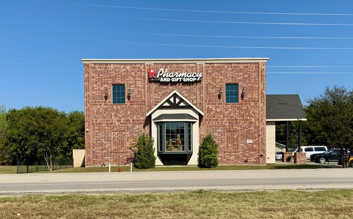 Pictures of Mixed Use, Office, Retail property located at 207 Byron Nelson Blvd, Roanoke, TX 76262 for sales - image #1