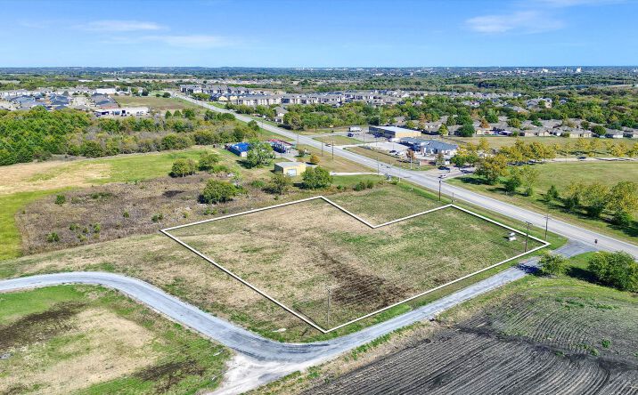 Pictures of Land property located at Heritage Pkwy (FM 1417) & Haliburton Dr, Sherman, TX 75092 for sales - image #1