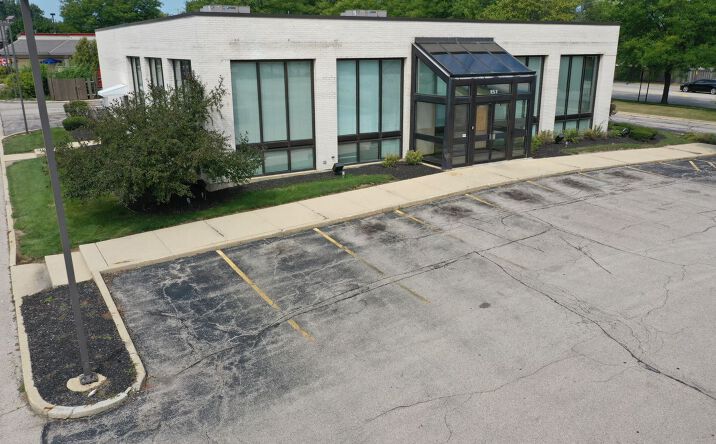 Pictures of Retail property located at 151 E Irving Park Rd, Streamwood, IL 60107 for sales - image #1