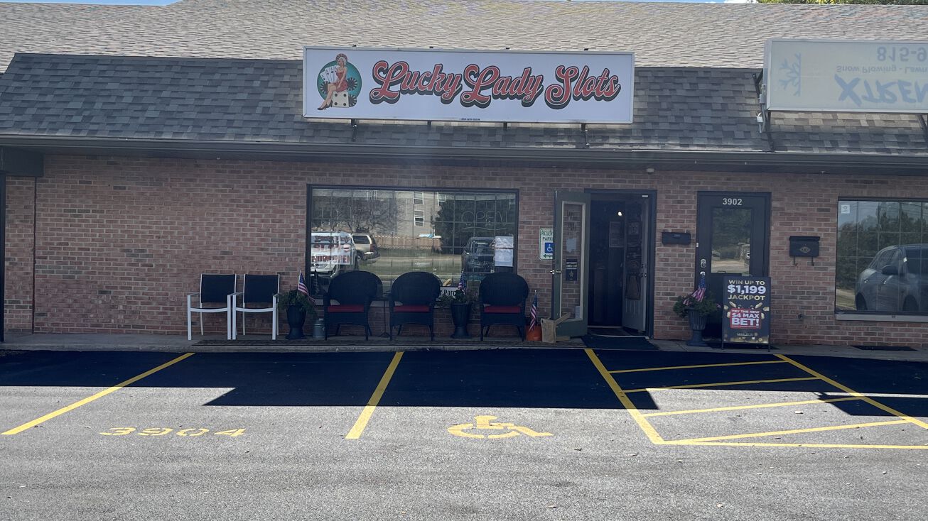 Pictures of Retail property located at 3904 Turner Ave, Plano, IL 60545 for sales - image #1