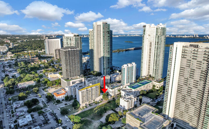 Pictures of Land property located at 452 NE 30th St, Miami, FL 33137 for sales - image #1