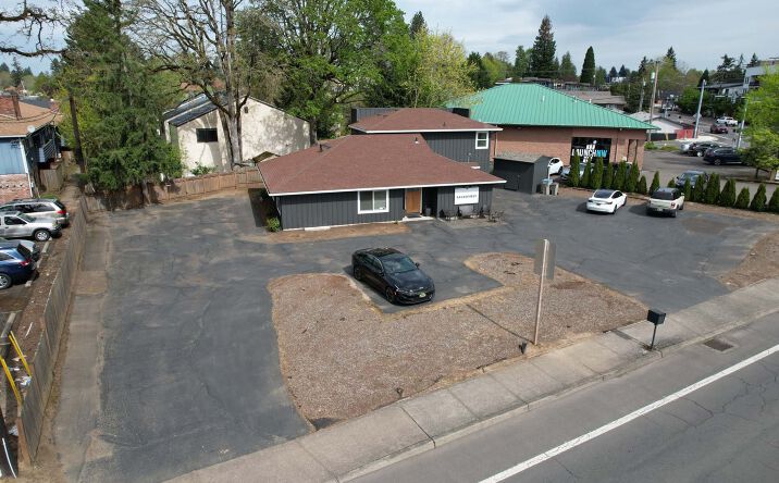 Pictures of Office property located at 12555 SW Hall Blvd, Tigard, OR 97223 for sales - image #1