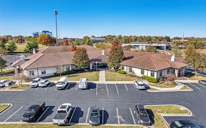 Pictures of Office property located at 1411 E 104 St, Kansas City, MO 64131 for sales - image #1