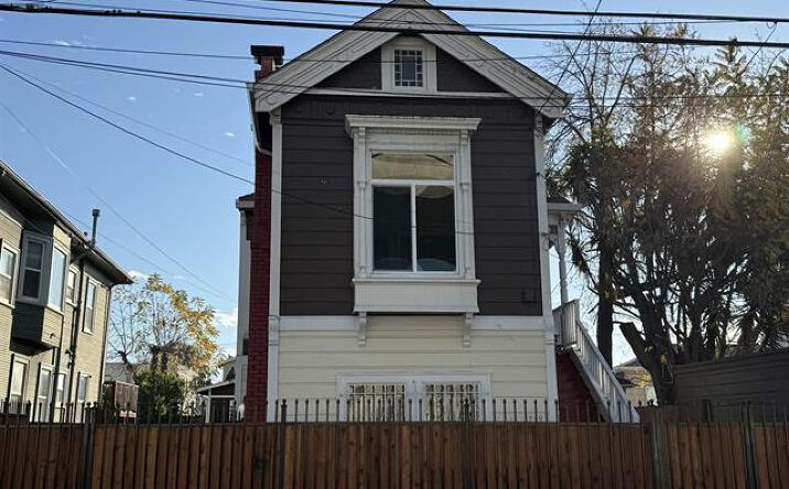 Pictures of Multifamily property located at 719 35th St, Oakland, CA 94609 for sales - image #1