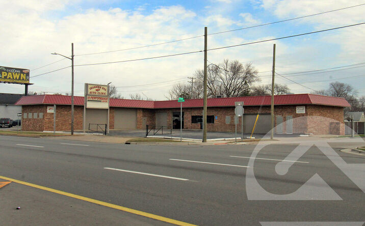 Pictures of Retail property located at 4843 S Telegraph Rd, Dearborn Heights, MI 48125 for sales - image #1