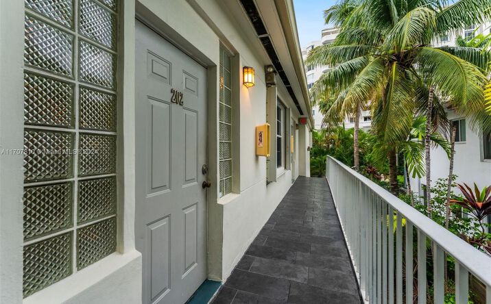 Pictures of Multifamily property located at 1622 Bay Rd, Miami Beach, FL 33139 for sales - image #1