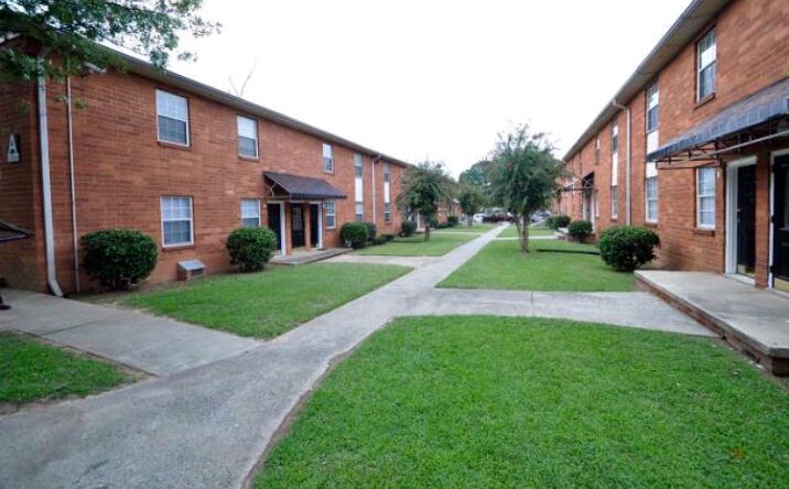 Pictures of Multifamily property located at 2099 M.L.K. Jr Dr SW, Atlanta, GA 30314 for sales - image #1