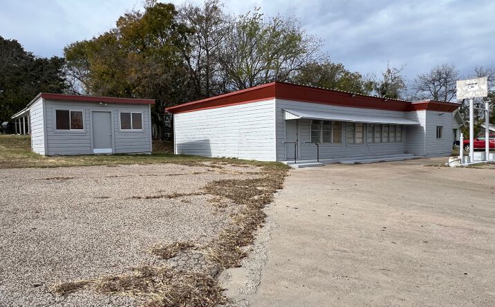 Pictures of Office, Retail property located at 703 N Austin St, Comanche, TX 76442 for sales - image #1
