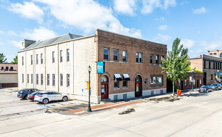 Pictures of Office, Retail property located at 115 E 4th St, Cedar Falls, IA 50613 for sales - image #1