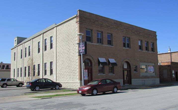 Pictures of Office, Retail property located at 115 E 4th St, Cedar Falls, IA 50613 for sales - image #1
