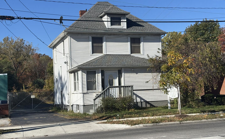 Pictures of Mixed Use, Office property located at 988 E 185th St, Cleveland, OH 44119 for sales - image #1