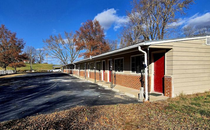 Pictures of Multifamily property located at 1200 Randolph St, Glasgow, MO 65254 for sales - image #1