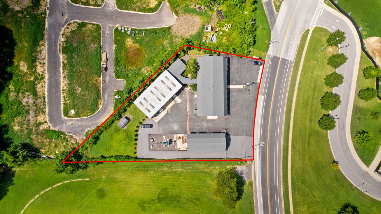 Pictures of Retail, Office, Industrial, Self Storage, Special Purpose property located at 7201 Sollers Point Rd, Dundalk, MD 21222 for sales - image #1