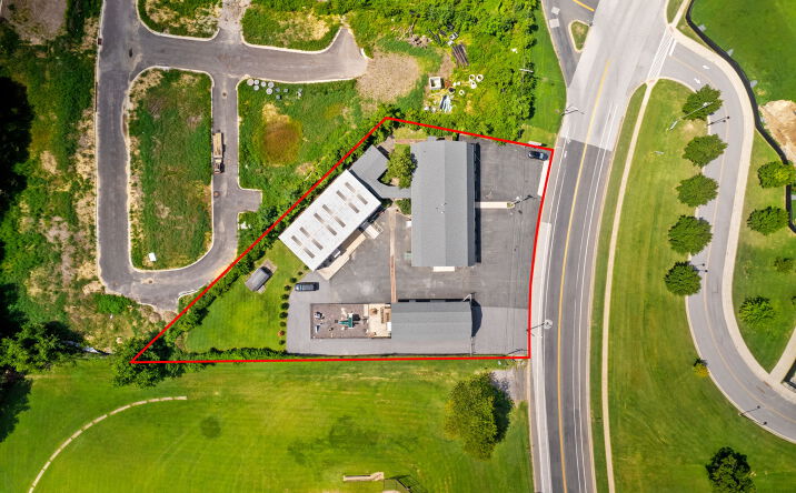 Pictures of Retail, Office, Industrial, Self Storage, Special Purpose property located at 7201 Sollers Point Rd, Dundalk, MD 21222 for sales - image #1