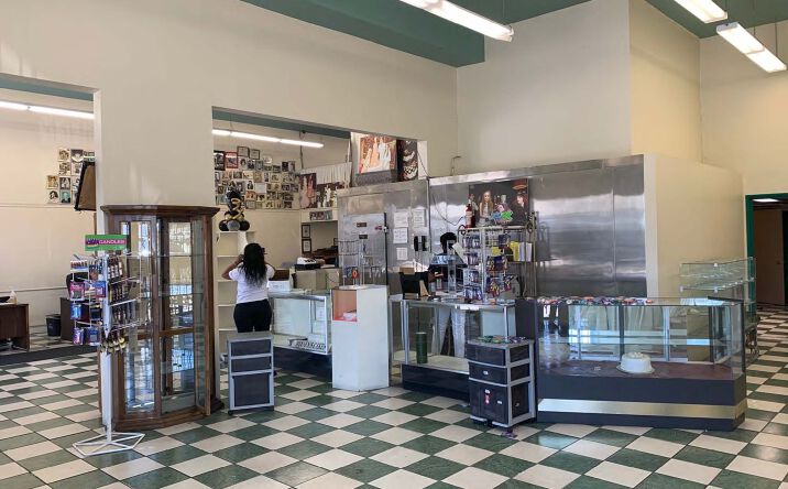 Pictures of Retail, Office property located at 1070-1074 S Fairfax Ave, Los Angeles, CA 90019 for sales - image #1