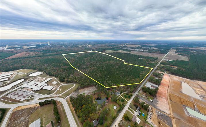 Pictures of Land property located at 3540 Hoffmeyer Rd, Florence, SC 29501 for sales - image #1