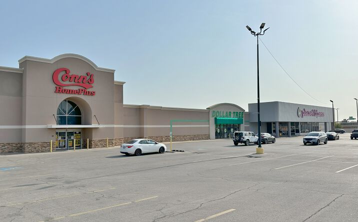 Pictures of Retail property located at 6921 E Admiral Pl, Tulsa, OK 74115 for sales - image #1