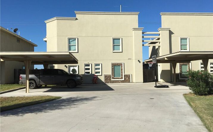 Pictures of Multifamily property located at 2103 Taxco Court, Edinburg, TX 78542 for sales - image #1