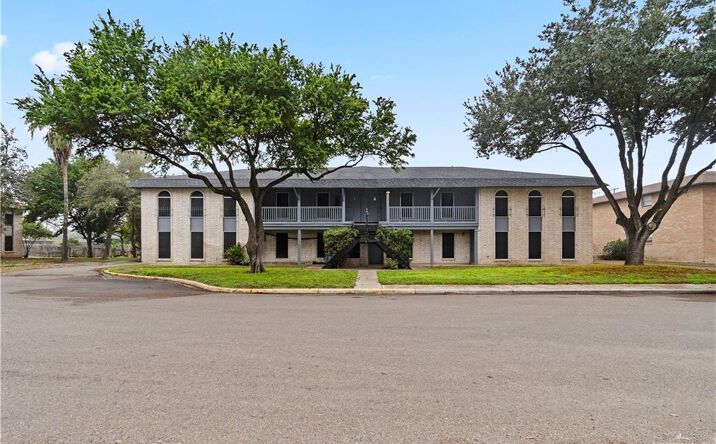 Pictures of Multifamily property located at 1701 W Mcintyre Street, Edinburg, TX 78541 for sales - image #1