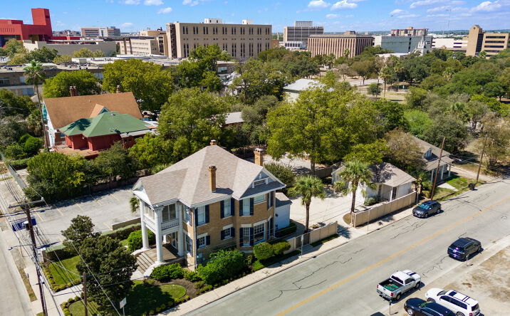 Pictures of Office property located at 623 Augusta St, San Antonio, TX 78215 for sales - image #1