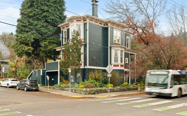 Pictures of Retail, Office, Mixed Use property located at 1708 SW Columbia St, Portland, OR 97201 for sales - image #1