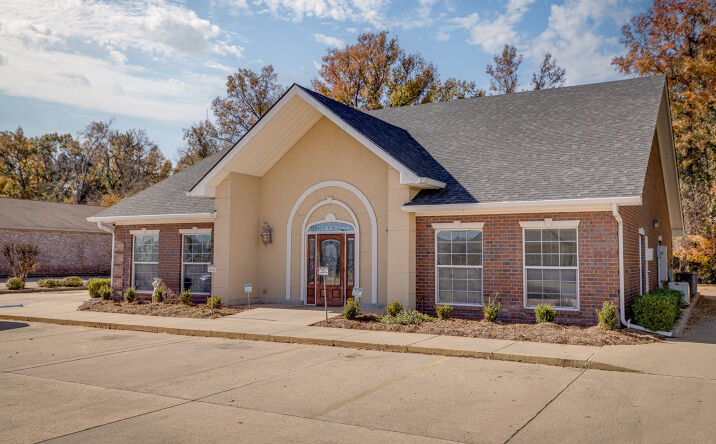 Pictures of Business for Sale, Hospitality, Mixed Use, Office, Special Purpose property located at 1805 Lamy Ln, Monroe, LA 71201 for sales - image #1