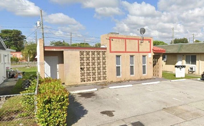 Pictures of Multifamily property located at 635 NW 22nd Rd, Fort Lauderdale, FL 33311 for sales - image #1