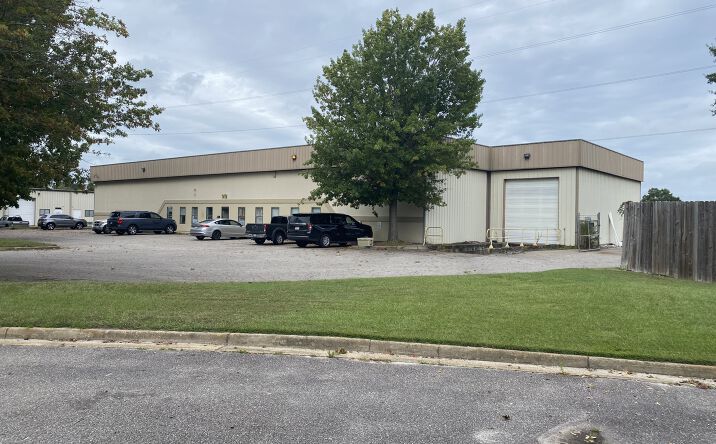Pictures of Industrial property located at 912 Executive Ct, Chesapeake, VA 23320 for sales - image #1