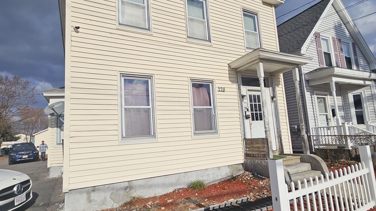 228 Plain St, Lowell, MA 01852 | Crexi.com