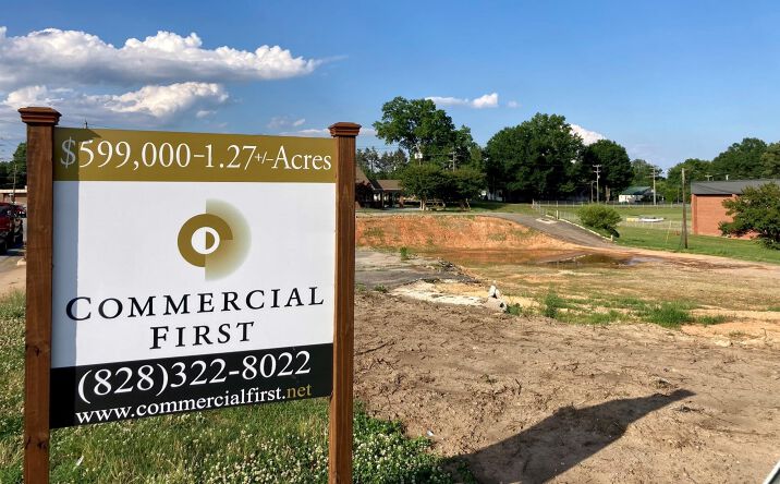 Pictures of Land property located at 1607 Highland Ave NE, Hickory, NC 28601 for sales - image #1