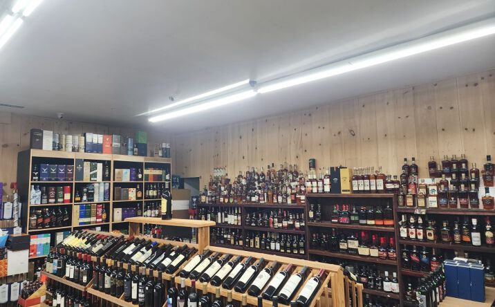 Pictures of Retail property located at Family-Owned Liquor Store, Portland, OR 97232 for sales - image #1