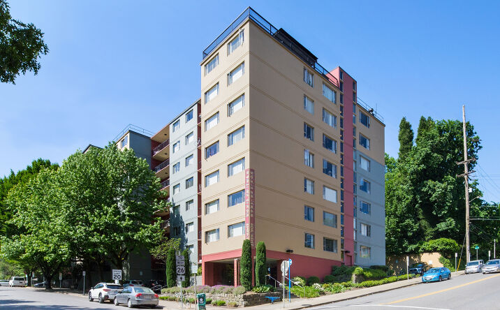 Pictures of Multifamily property located at 2020 SW Salmon St, Portland, OR 97205 for sales - image #1