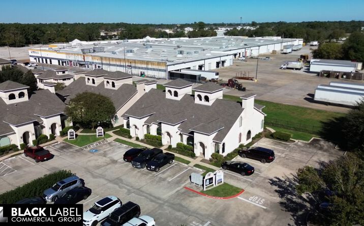 Pictures of Office, Special Purpose property located at 12802 Willow Centre Dr, Houston, TX 77066 for sales - image #1