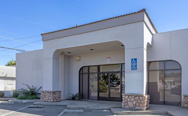 Pictures of Mixed Use, Office, Retail, Special Purpose property located at 256 N K St, Tulare, CA 93274 for sales - image #1