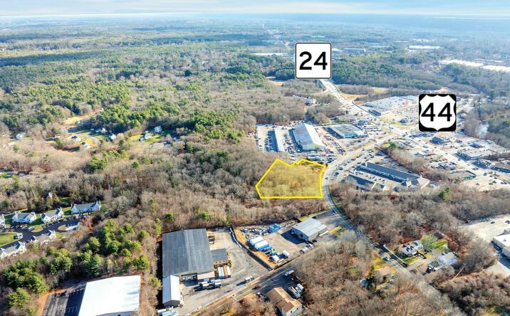Pictures of Land property located at 454 S St W, Raynham, MA 02767 for sales - image #1