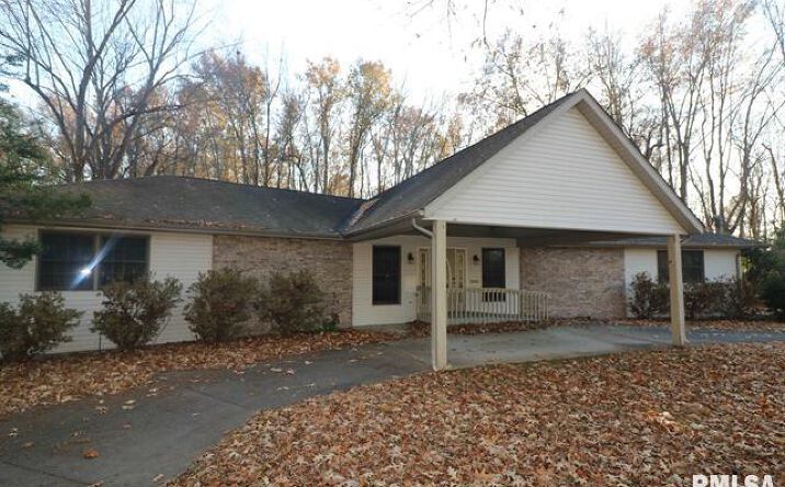 Pictures of Office property located at 200 E Diaz Street, Herrin, IL 62948 for sales - image #1