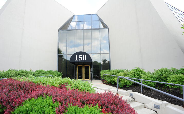 Pictures of Office property located at 150 E Wilson Bridge Rd, Worthington, OH 43085 for sales - image #1