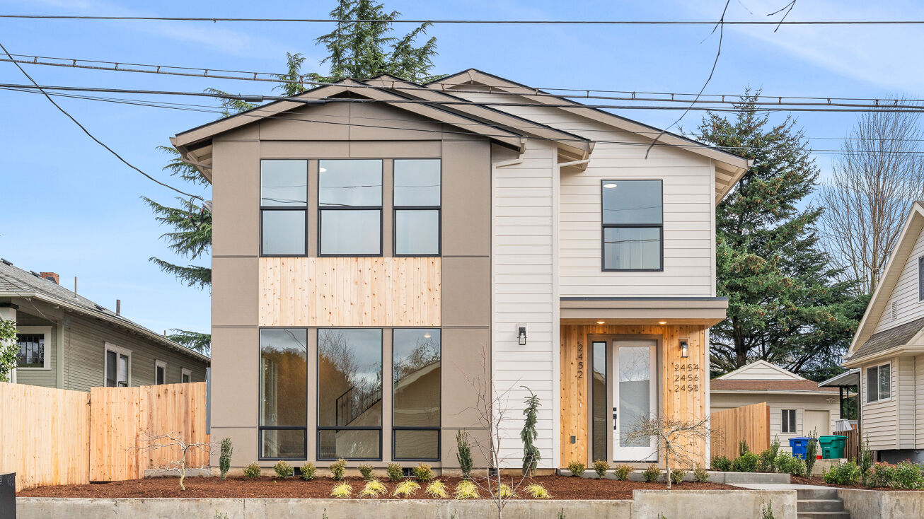 Pictures of Multifamily property located at 2452 SE 47th Ave, Portland, OR 97206 for sales - image #1