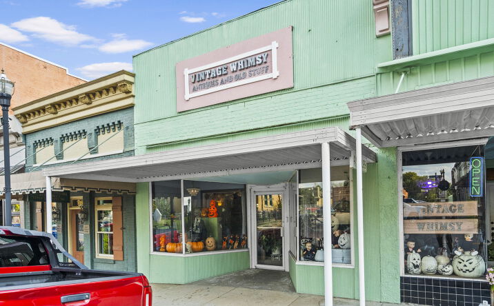 Pictures of Mixed Use, Office, Retail property located at 518 N Main St, Springfield, TN 37172 for sales - image #1