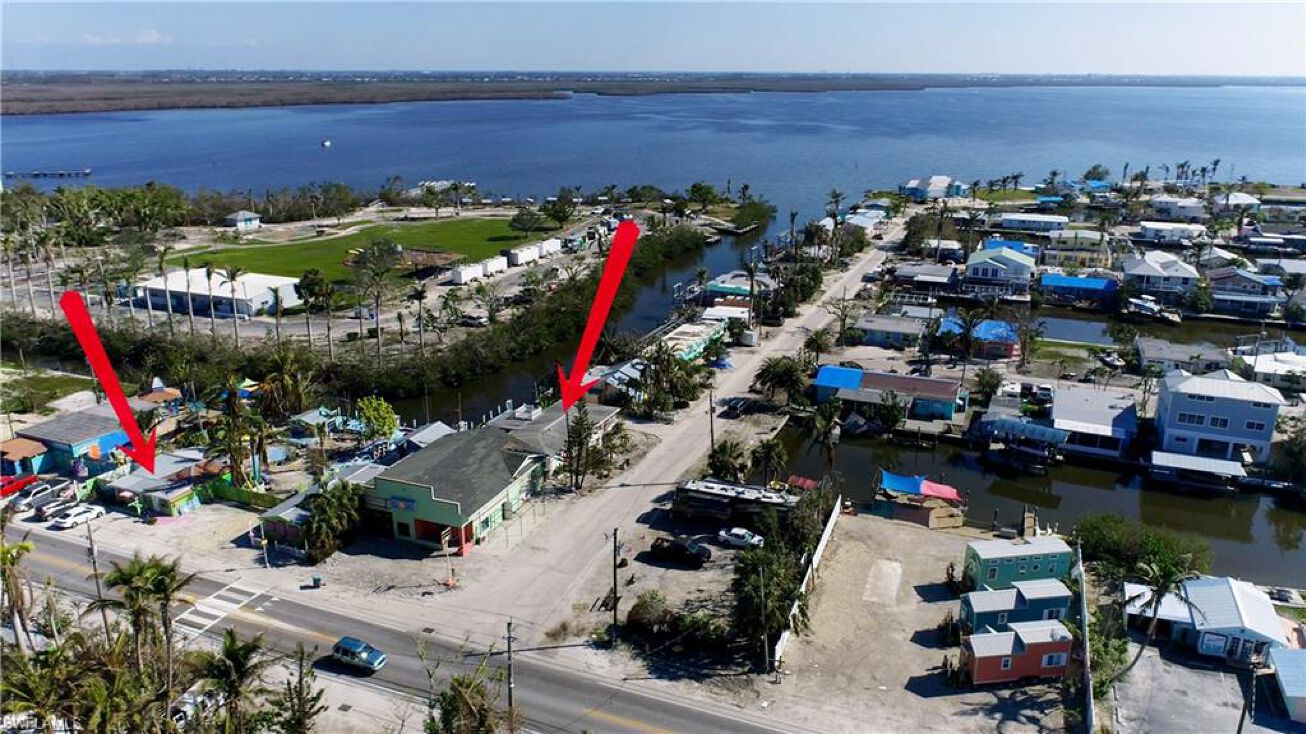 Pictures of Mixed Use, Retail property located at 4530 Pine Island Rd, Matlacha, FL 33993 for sales - image #1