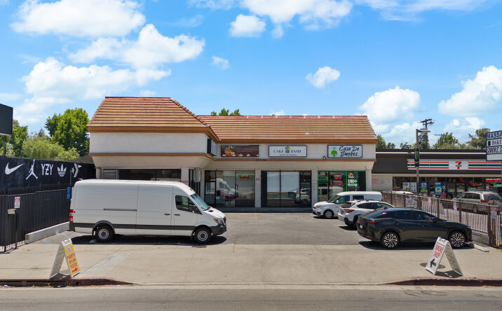 Pictures of Business for Sale property located at 17246 W Vanowen St, Los Angeles, CA 91406, 17246 Vanowen St, Los Angeles, CA 91406 for sales - image #1