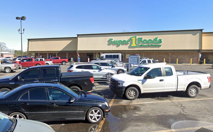Pictures of Retail property located at 924 Rees St, Breaux Bridge, LA 70517 for sales - image #1