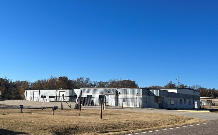 Pictures of Industrial property located at 41901 Wolverine Rd, Shawnee, OK 74804 for sales - image #1